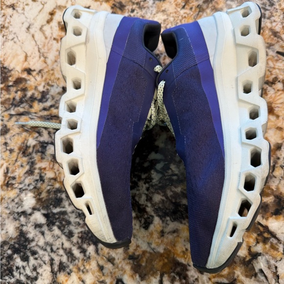 On Running Cloudmonsters in men’s size 9. - Picture 9 of 9